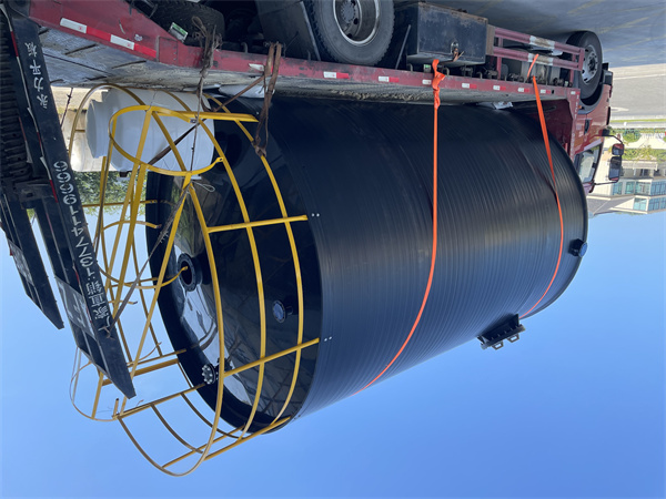 HDPE儲(chǔ)罐細(xì)節(jié)展示 迅升塑料容器