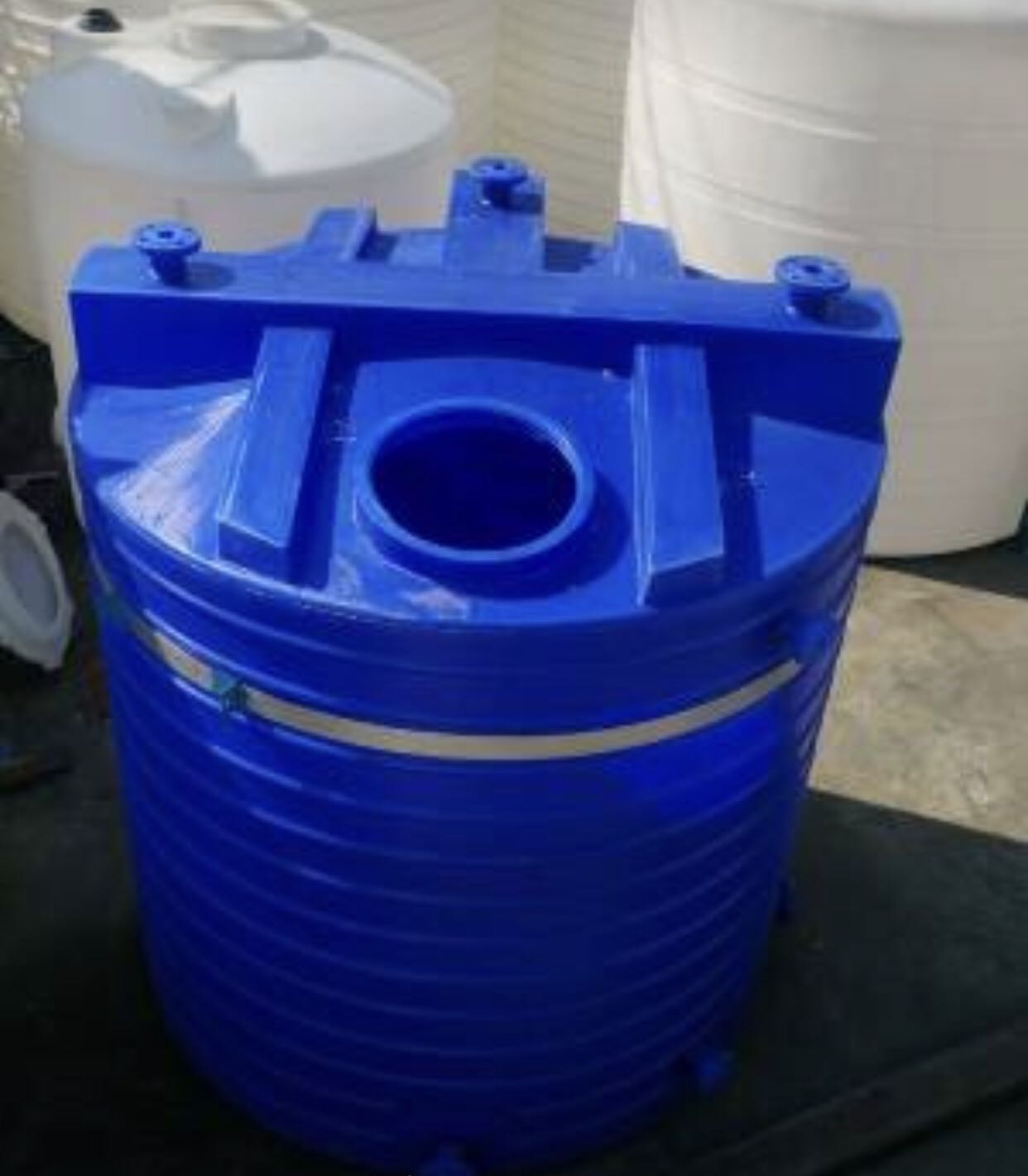 藍(lán)色塑料加藥箱